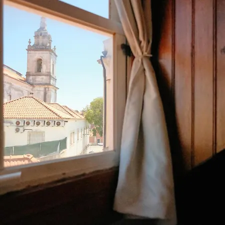 Fixinginn In Santa Isabel Lägenhet Lisboa